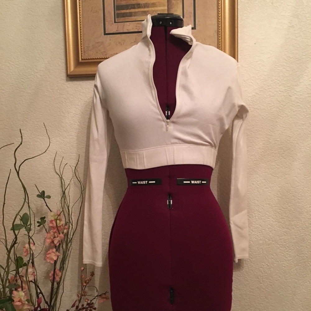 White long sleeve crop top